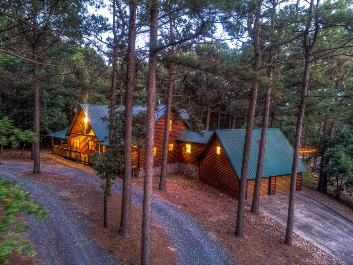 The Eastwood Spacious Retreat With 4 King En-Suites - Hot Tub - Pet-Friendly - Cozy Fire Pit - Prime Location - Multi-Family Broken Bow Exterior foto